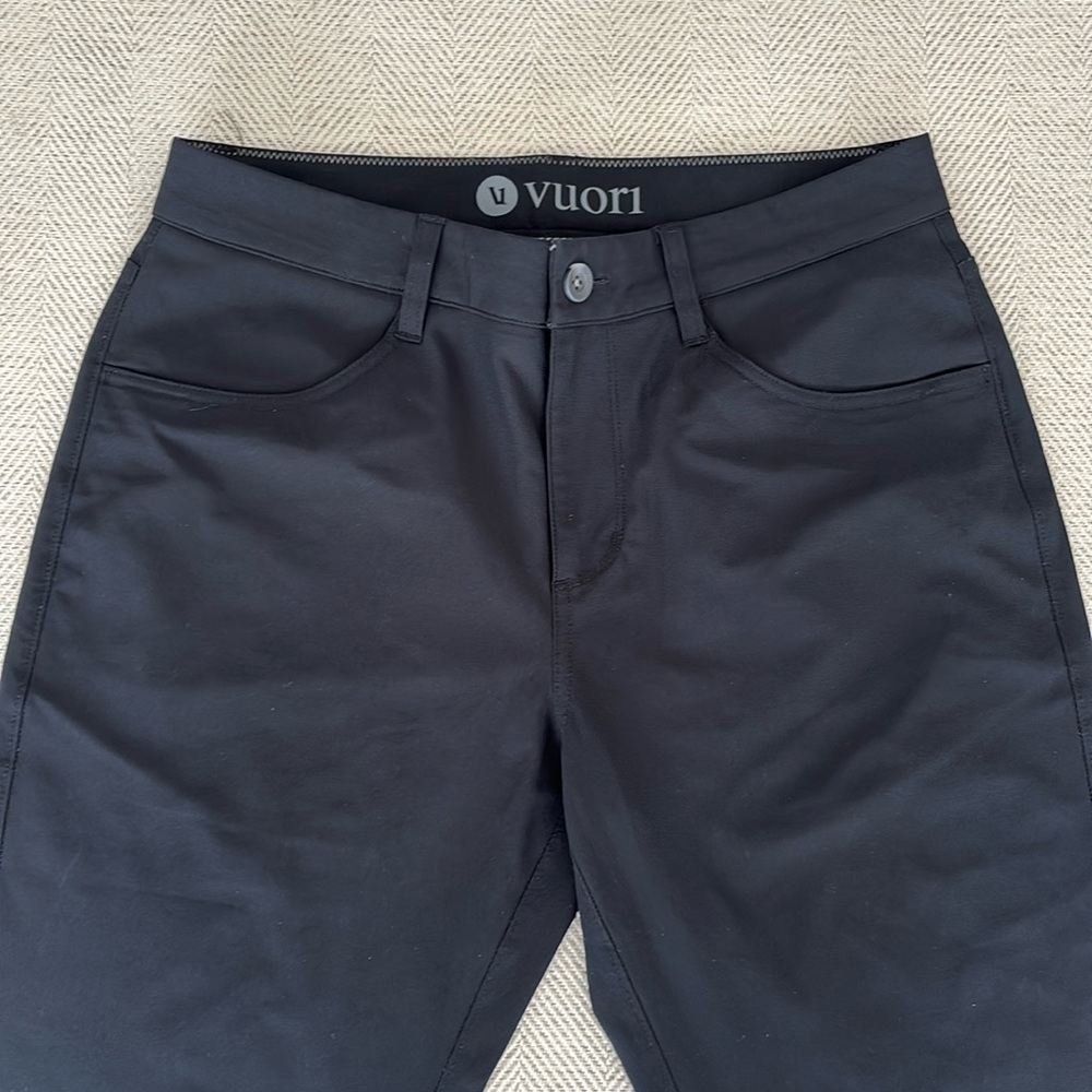 Vouri men’s slim pants. No tag, size 32/32. Black